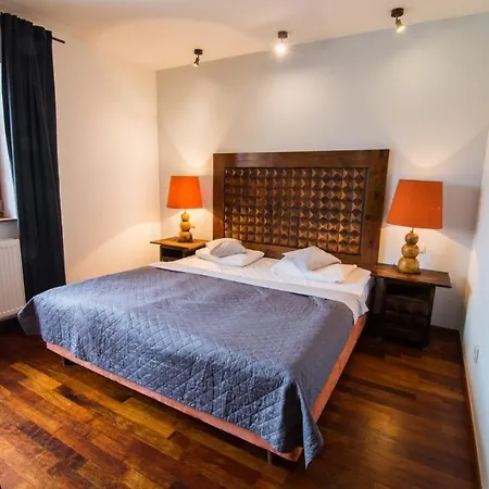 Apartamenty Lola-2