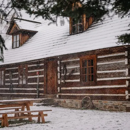 Przystanek Ropienka Chata Łemkowska-3