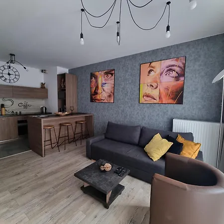 Q Apart GRAND - 3 pokojowe klimatyzowane apartamenty przy Manufakturze z garażem Gratis, FV-3