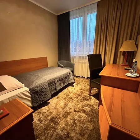 Hotel Mieszko-3