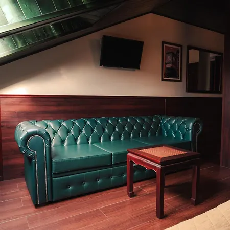 Shoemaker Irish Pub & Accommodation-2