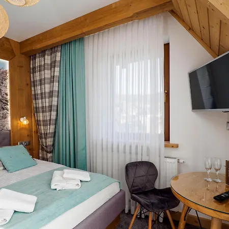 Apartamenty Małe Ciche z jacuzzi ogrodowym, widokiem na TATRY i SKY WALK-2