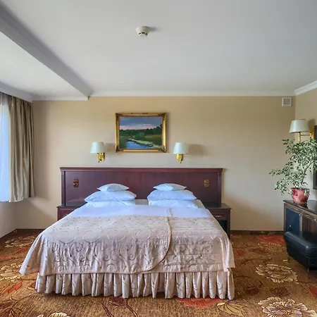 Hotel Golebiewski Mikolajki-3