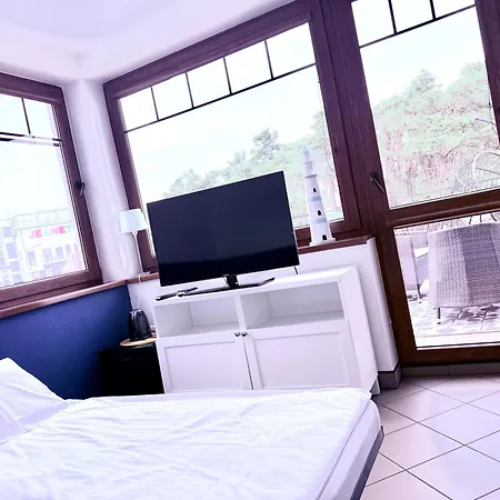 Kompleks Gastronomiczno Hotelowy Tahiti-3