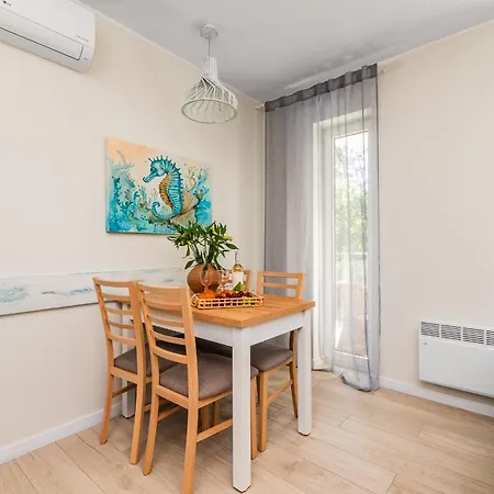 APARTAMENTY MIERZEJA - STEGNA PARK II, MEDIUM, 500 m od plaży, Bezpłatny Meleks-2