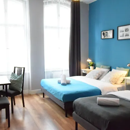 Blooms Boutique Hostel By Friendly Apartments-3