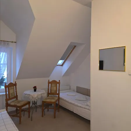 Biesiadny Dworek-3