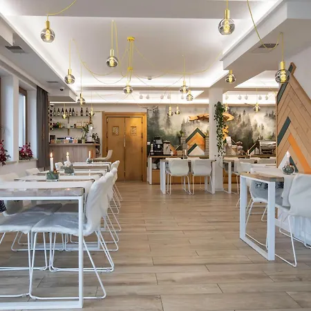 Novobilski przy Termie Bania i Kotelnicy - sauna, jacuzzi, restauracja, pokój zabaw, wypożyczalnia rowerów e-bike-3