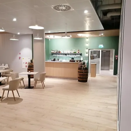 PINEA Apartament z widokiem na morze z basenem i SPA przy plaży-2