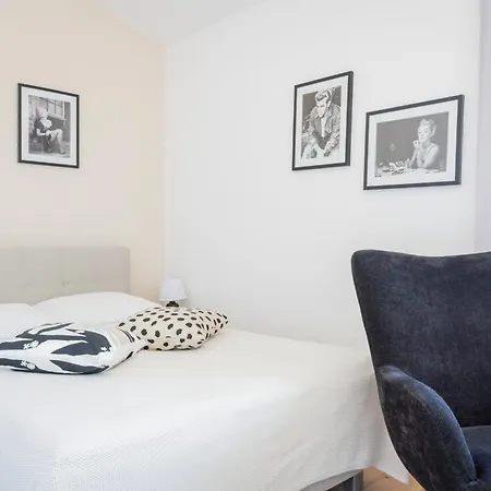 Willa Bliźniak - Pokoje i Apartamenty Bardzo Blisko Plaży-3