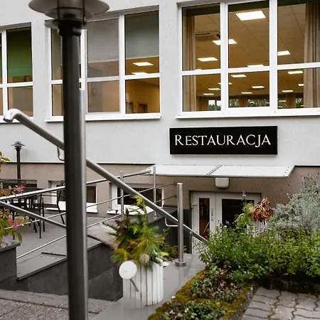 Ośrodek Wypoczynkowo-Rehabilitacyjny Perła Borów-2