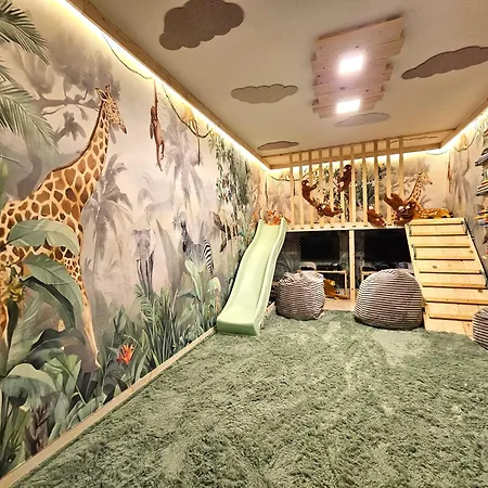 Chata w Bieszczadzie SPA apartamenty i domki z widokiem na góry-2