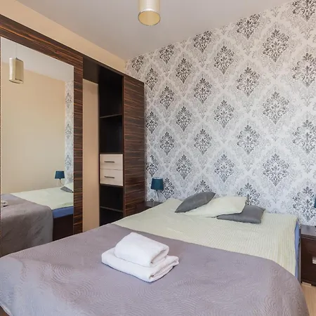 Sztutowo Lazurowy Dwór - Apartamenty oraz Pokoje z Basenem i Parkingiem-3
