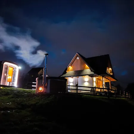 DOMEK NA UBOCY- bez sąsiadów, widok, jacuzzi, sauna-2