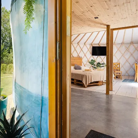 Aloha Glamp - Caloroczny Glamping Nad Rzeka Z Prywatna Balia - Stok Narciarski, Gory, Lasy, Sauna-2