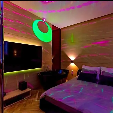 LupoApartments z Klimatyzacją do wyboru z Jacuzzi Pole Dance Parking Dostęp na Kod-2