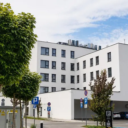 Arche Hotel Pila-3