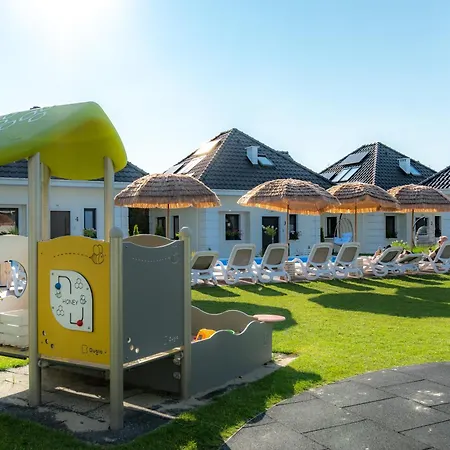 Family Resort Ustka - Domki dwupoziomowe z basenem-2