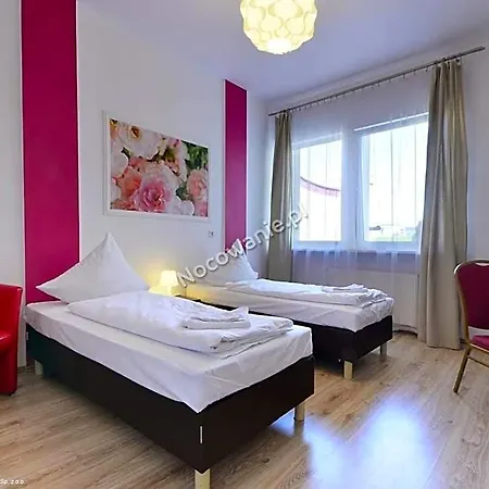 Hotelik Kameleon Pokoje Gościnne B&B-3