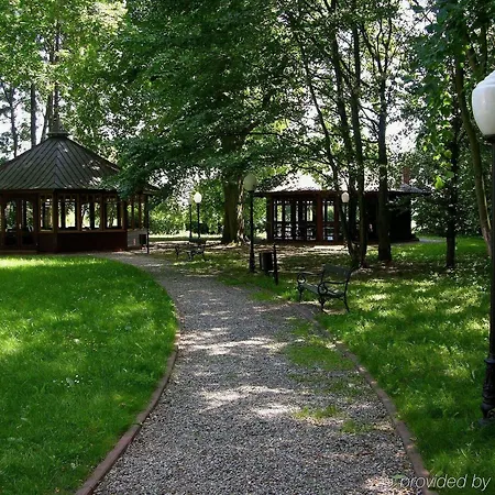 Lezno Palace-2