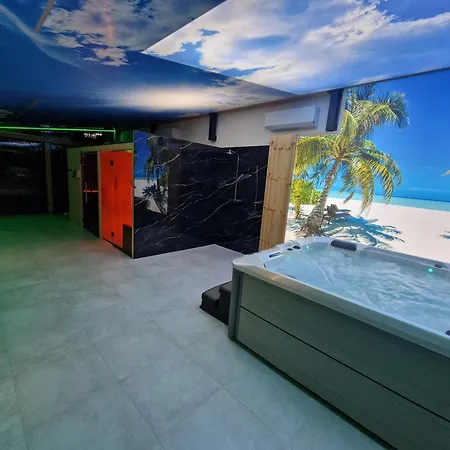 VILLA DORA - CENTRUM, PODGRZEWANY BASEN, SAUNA, Plac zabaw, Parking-3