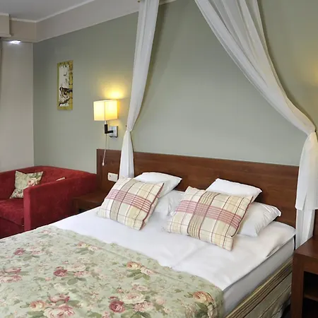 Ahotel-2