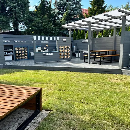 Willa Magnolia - pokoje i apartamenty - rowery - plac zabaw MONTESSORI - basen - pokój zabaw-3