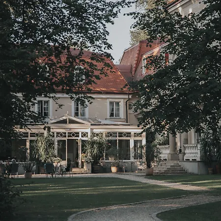 Dwór Sieraków-2