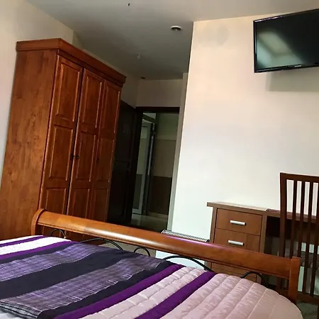 Dworek w Dawnej Szkole-2