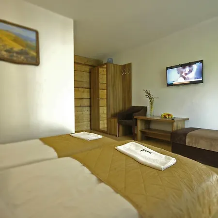 Dom na Skale - Apartamenty w Bieszczadach nad Soliną-3