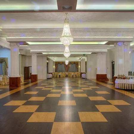 Hotel Lancut-3