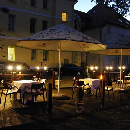 Pensjonat - Restauracja Żółty Domek-2