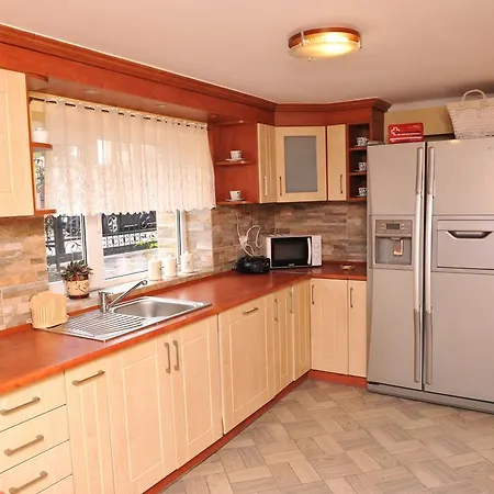 Pokoje I Apartamenty Iwona-2