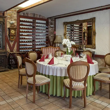 Hubertus Aparthotel & Restaurant & Horse Club-3