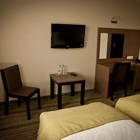 Hotel Pod Dębem-3