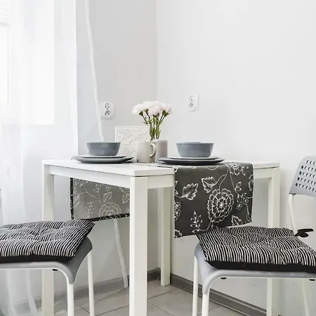 Apartament Fioletowy Krakowskie Przedmieście 26-2