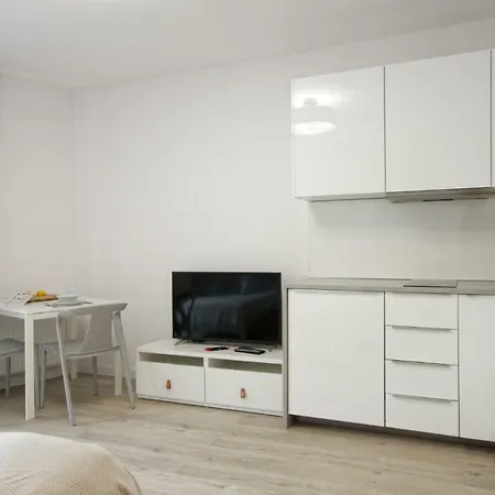 Apple Green Apartments-2