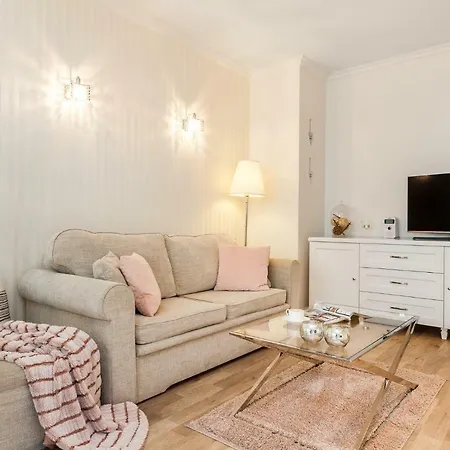 Apartamenty Black&White - Silver House Free Parking-3