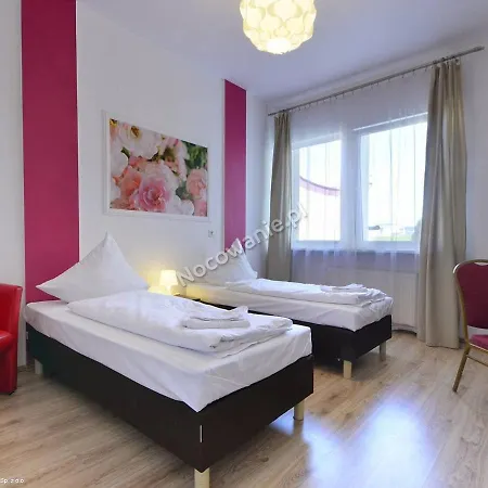 Hotelik Kameleon Pokoje Gościnne B&B-2