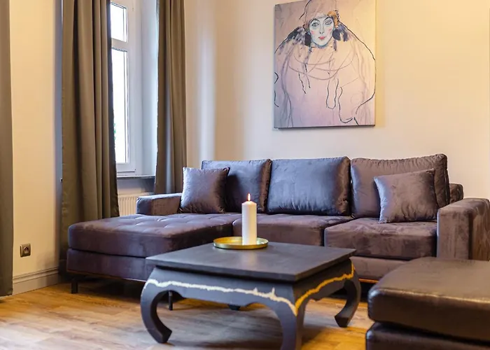 Art Premium Apart