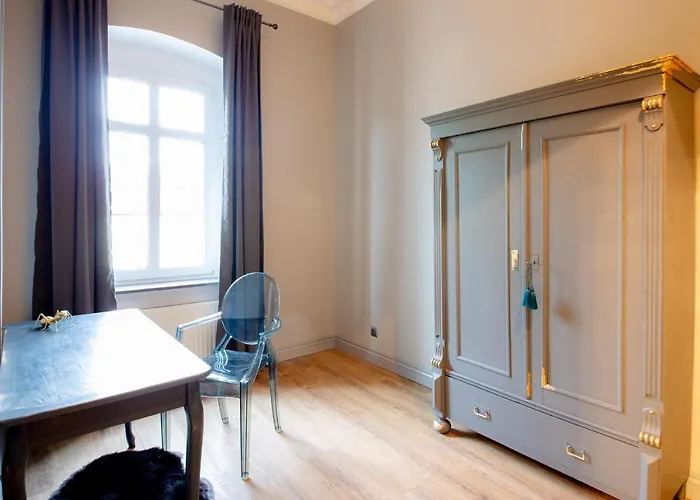 Art Premium Apart