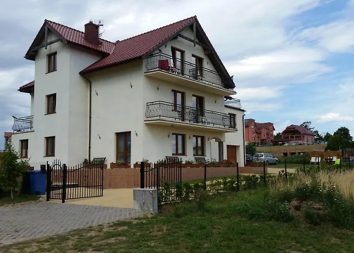 Willa Admiralska Jarosławiec, Polska