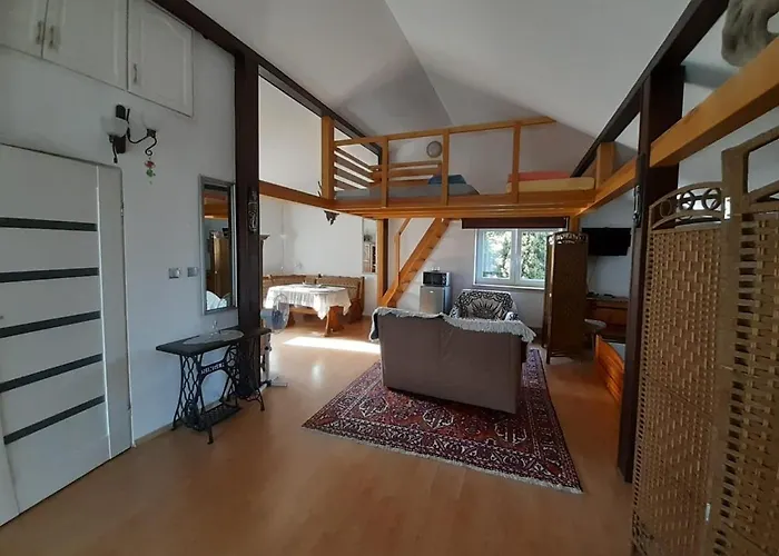 Apart - House
