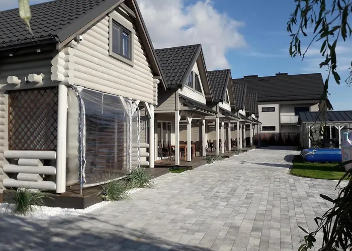 Holiday Homes 777