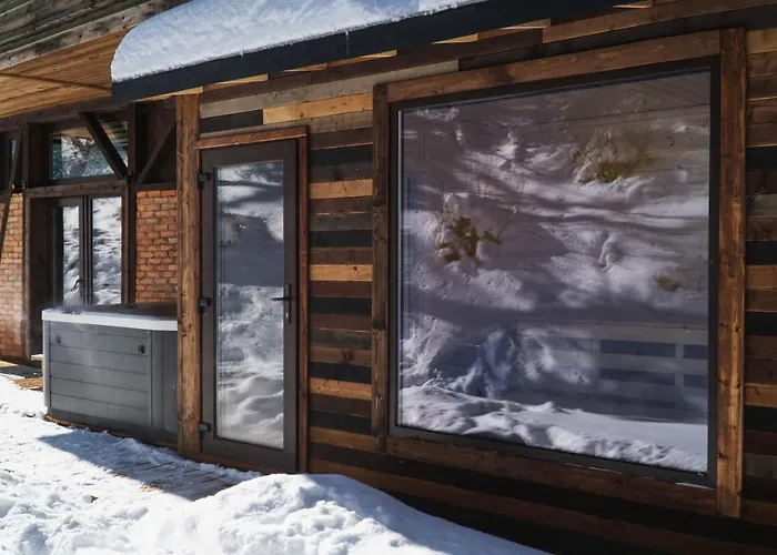 Novosiele Lifestyle Apartments - nad górską rzeką - Strefa relaksu sauna jacuzzi - Bieszczady Bystre , Polska