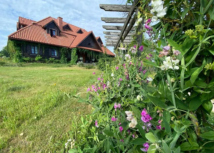 Dwór Łabędzie w Kiermusach