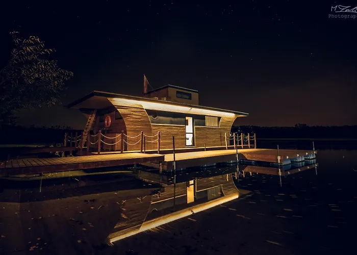 Houseboat Slesin
