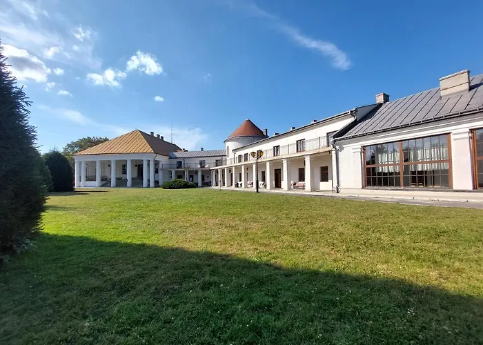 Zamek W Lesku