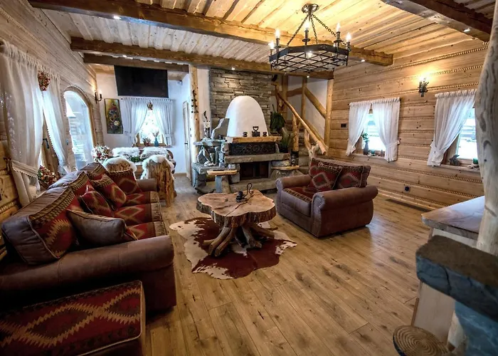 Baśniowy Domek Groń z Jaskinią SPA - Osada Jaworzyny Tokarnia , Polska