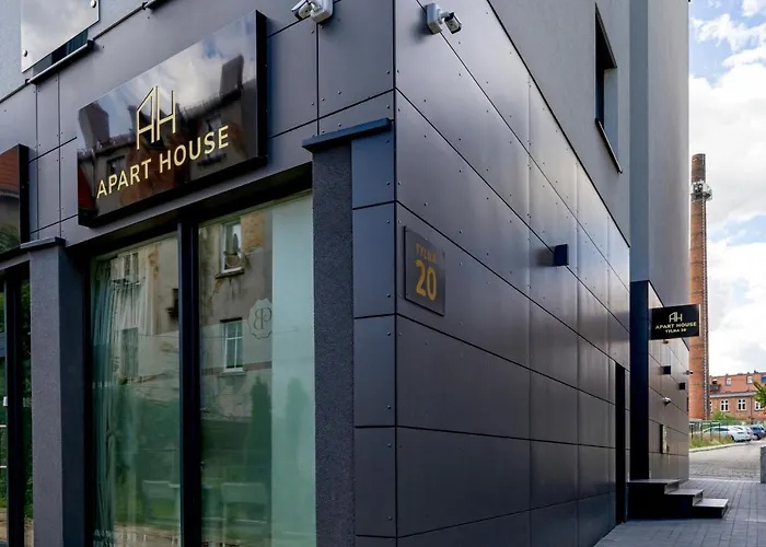 Apart House, Tylna 20
